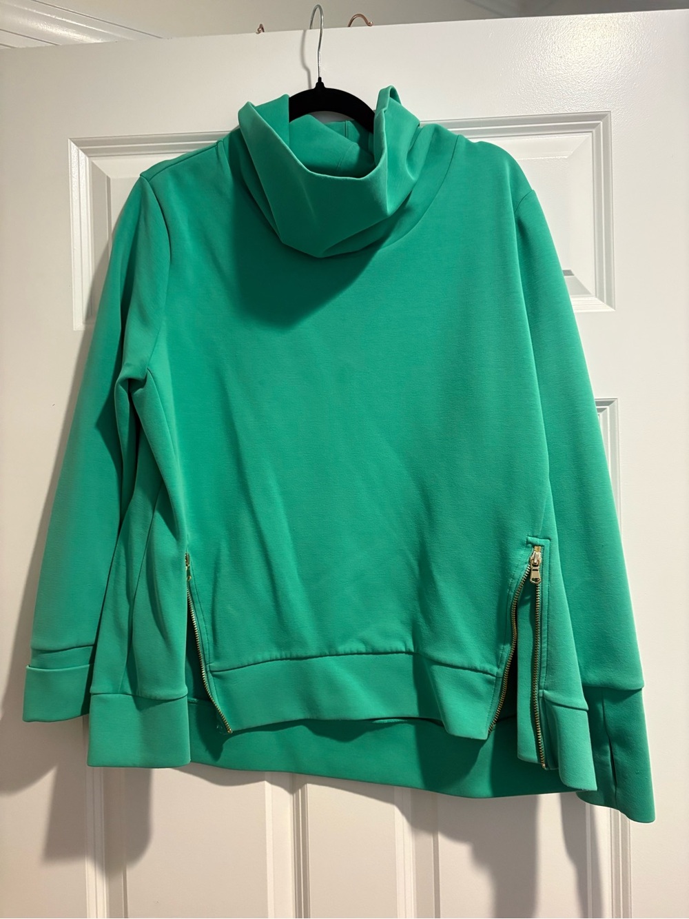 Addison Bay sweatshirt